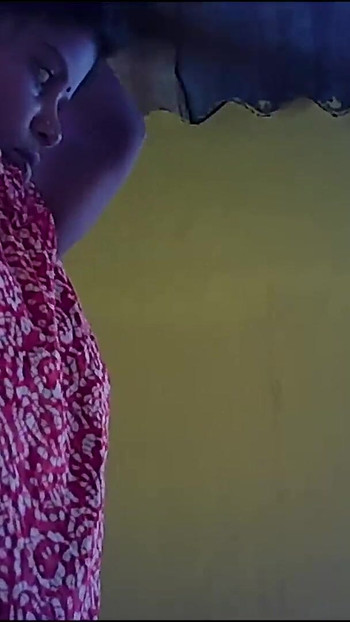 Ključni trenutak iz "Indijska seoska kućanica seksi ljubi Housbanda"