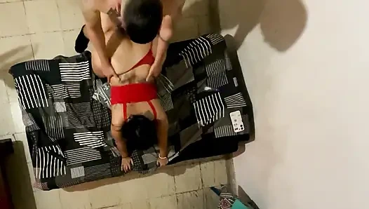 Istri Penurut Memberikannya Dengan Thong Merah