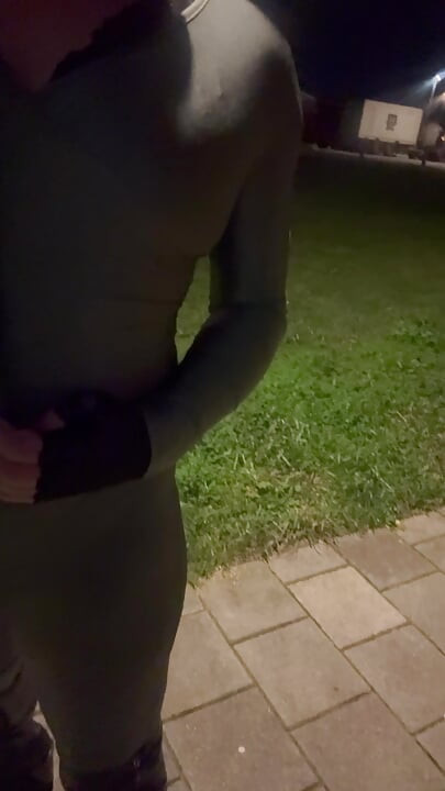 Openbaar lopen als een echte mietje-hoer