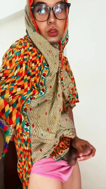 Napaljena sissy kučka robinja