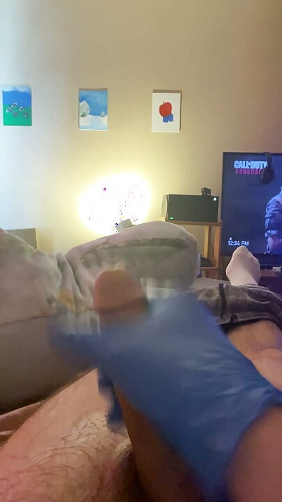 射精するまでチンポを弄ぶ