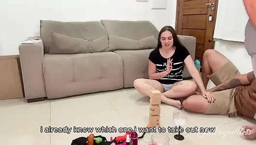 Jenga становится сумасшедшей женой без презерватива, пальцем - часть 1