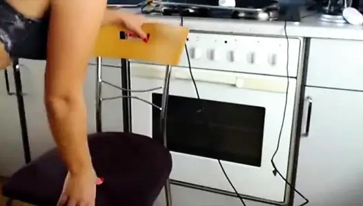 Mutfakta baştan çıkarıcı iç çamaşırları azdırıyor