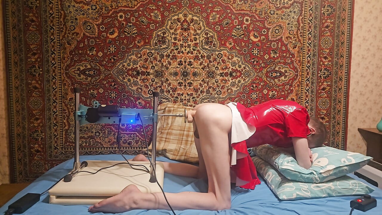 Sasha Earth solo boy cum hands free on a fucking machine homemade amateur