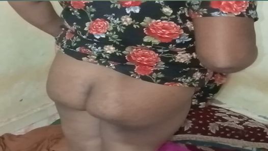 Indian hot bhabi showing big ass and big pussy