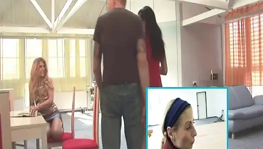 Tuvalet Delisi Sikişen Erkek Kardeşler Vahşi Tuvalette