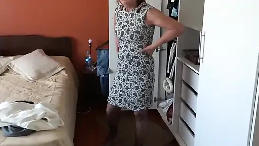 Suamiku merekam apa yang aku pakai untuk pergi ke motel sama sahabatnya sendiri, suamiku yang bejat