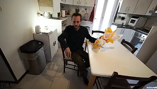 Das Osteressen kann warten🐣... Zuerst möchte ich seine Reaktion 😏 sehen