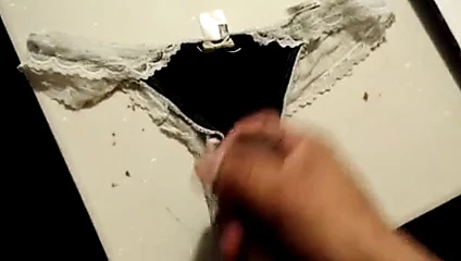 Cum içinde çalıntı müşteri tanga