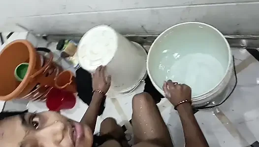Wet shower sex - blowjob, tittenjob, arschfick und abspritzen auf möpse
