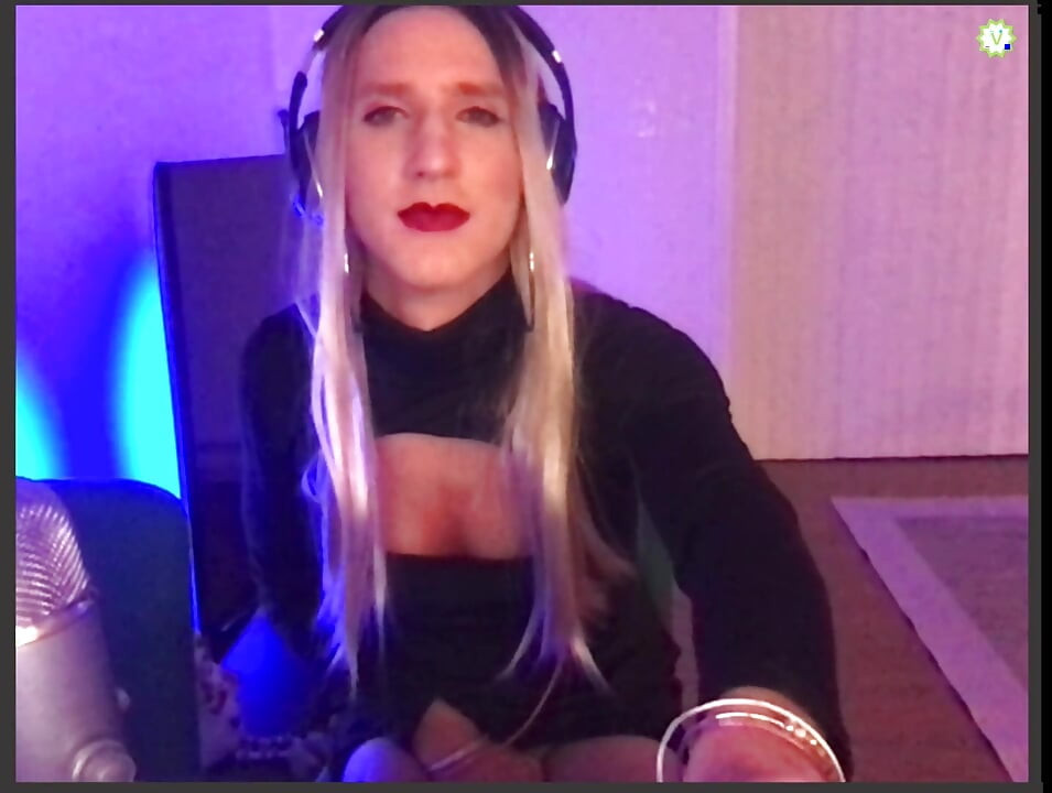 Super Sexy Sissy Solo Jerking on Cam