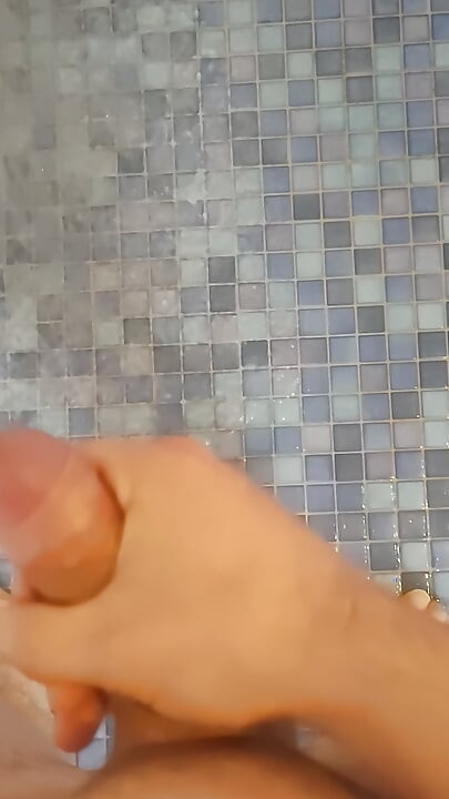 淋浴自慰不射精。