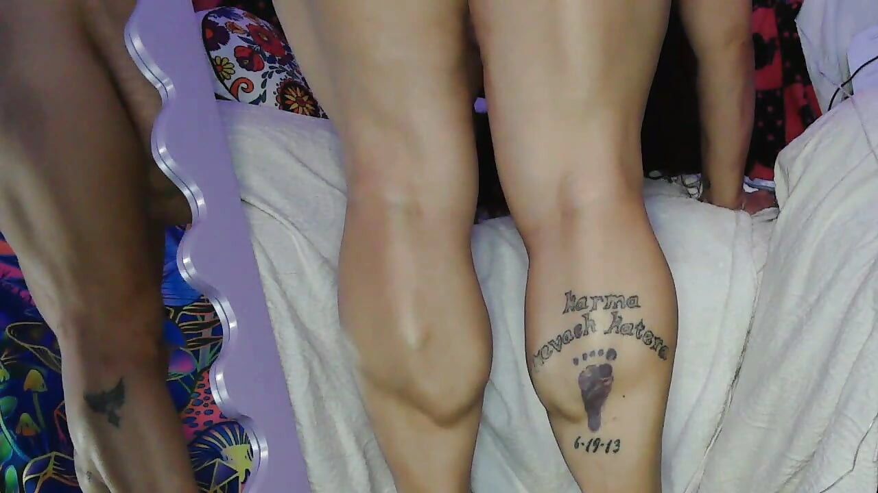 Calf Muscle Goddess Kepi Carter Flexes & Masturbates - Thick Leg Fetish Worship