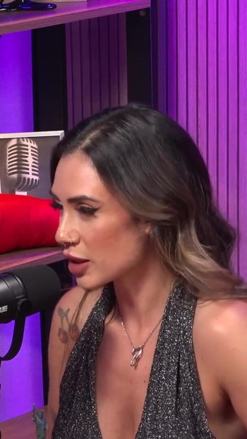 Spectacular moment from "Podcast Completo com Rafaela Lima"