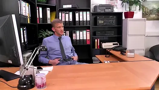 Sexy pierced blonde gets sprayed in the mouth in the office