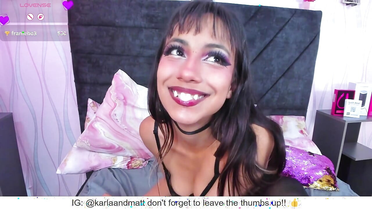 Çok ıslak inleyen oyuncakları kontrol ediyor