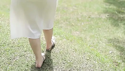 Gadis hijab desi India terangsang di taman pantat besar dan gadis kulit putih