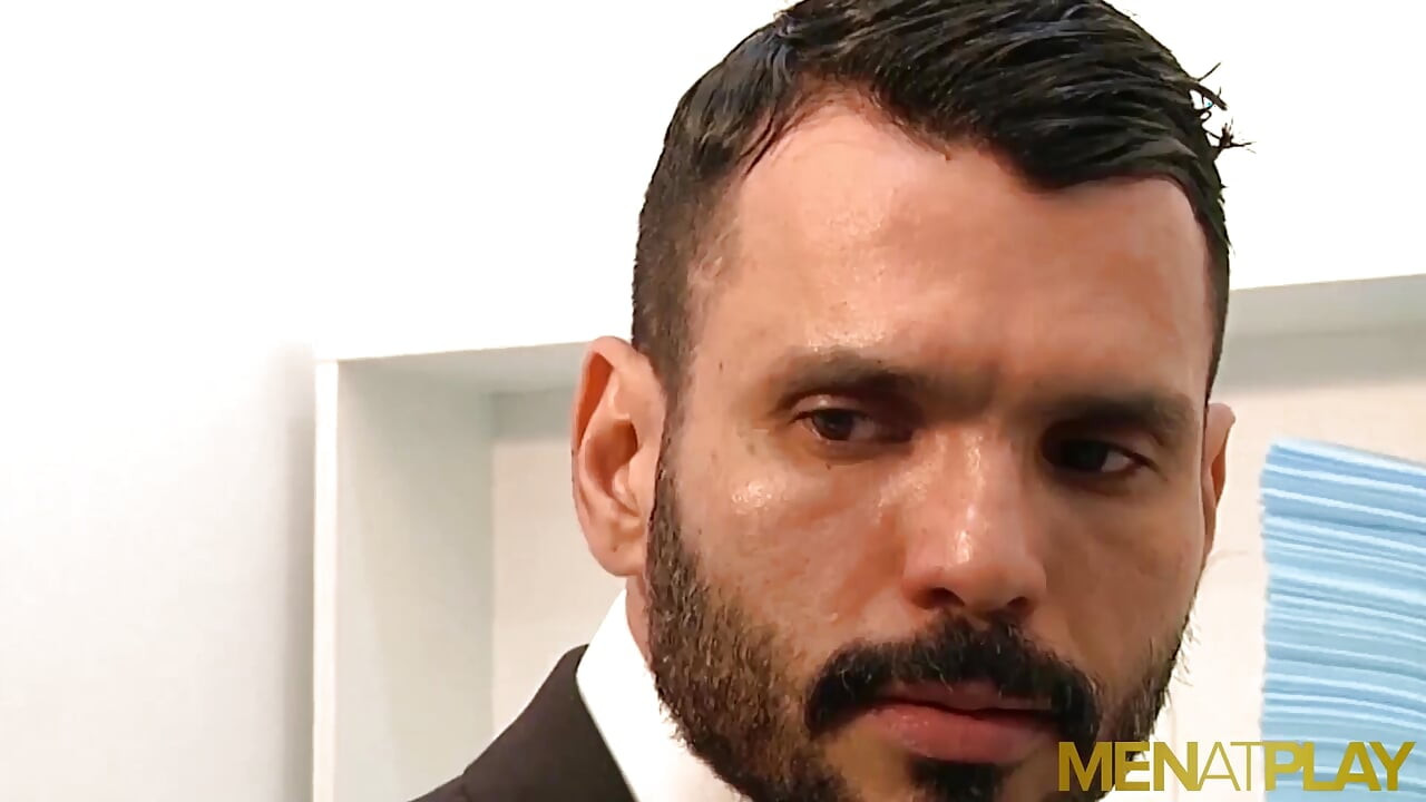 Menatplay hunky latin Dani Robles anal fucked by Jean Franko