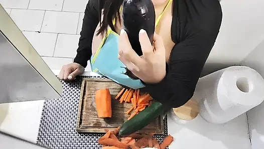 I shove a huge cucumber up my hungry asshole - Fetish