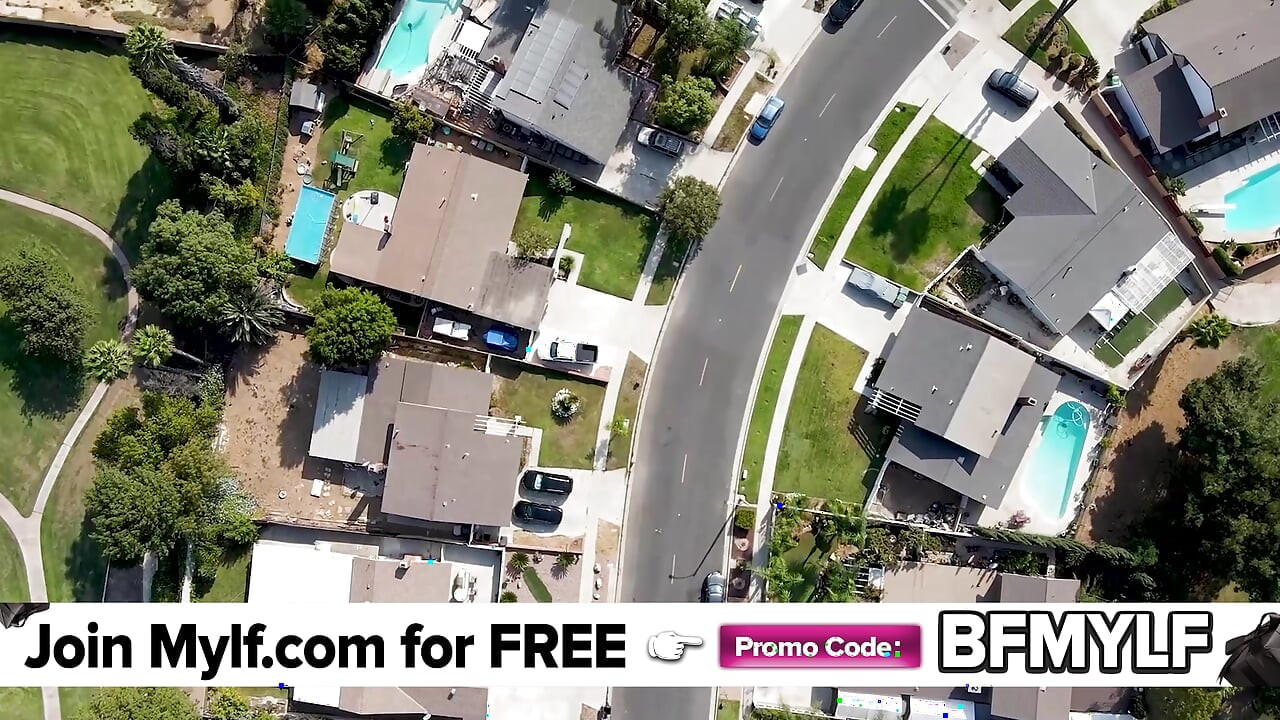 如果你在家给你的男朋友授精，你必须让你的继母教他如何舔你的阴户