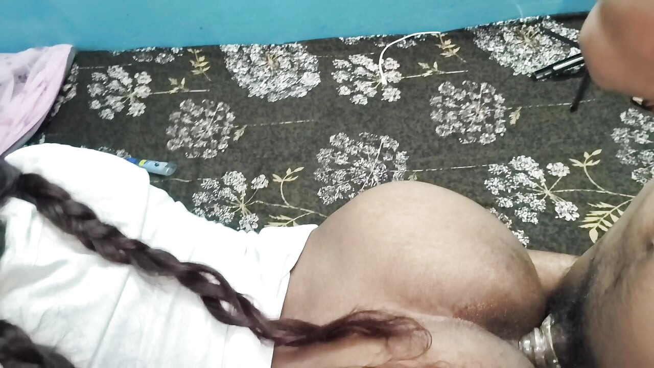 Bhabhi ke bahan Ghar per I Hui Hai