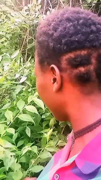 Epicka chwila z "Loving in the Bush"