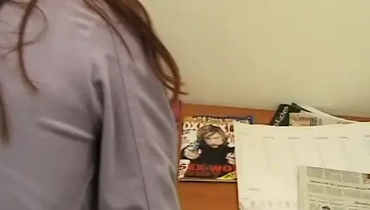 Ateşli Alman gençler parmaklıyor ve yarak emiyor nostaljik film