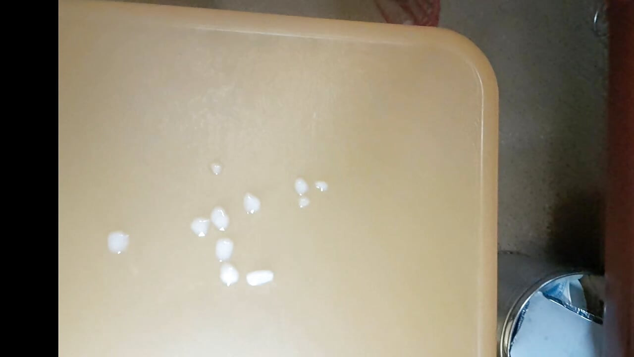 masturbate in train