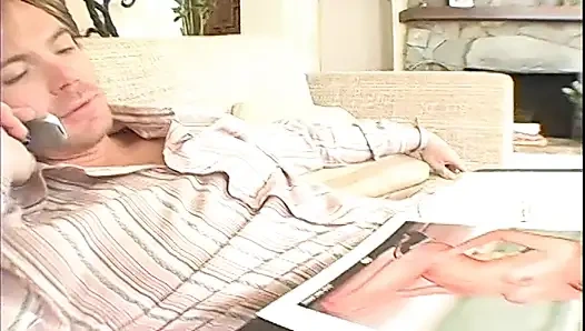 Roxy bir ton yarak acımasızca deliklerini siktikten sonra götünü dölle kaplıyor