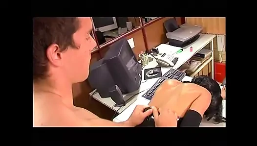 Sekretärin MILf arsch gefickt und behaarte muschi von großem schwanz im büro abspritzen