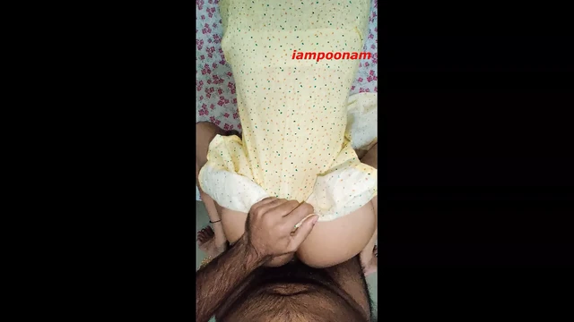 Горячую новую соседку жестко трахнули (сперма в киску)