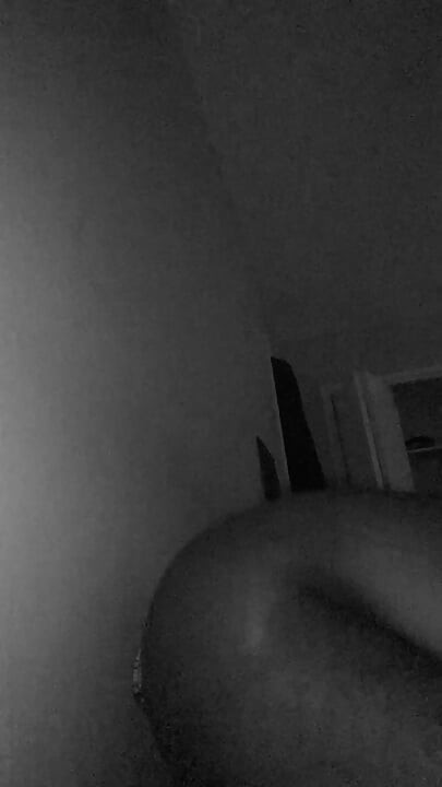 新しいおもちゃでアナルプレイ