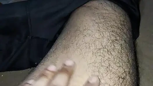 Yalnız oğlan büyük yarakla mastürbasyon yapıyor
