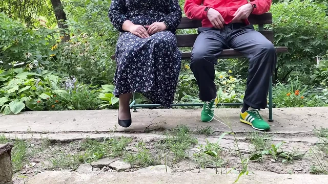 I cum heavily on my mother-in-law's sexy high-heeled shoes