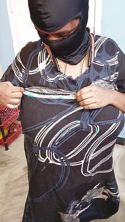 Milky Big Boobs Indian Desi Aunty