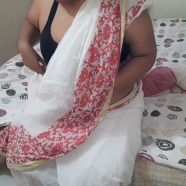 Indian Sexy Stepaunty Cheats on Husband and Has Sex with Neighbor Indoors - Chubby Anal Hardcore