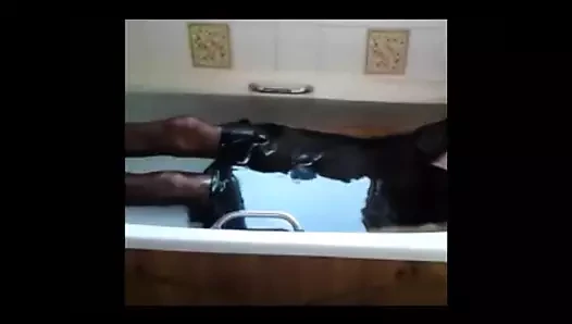 black dress bath 2