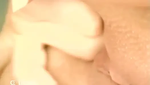 Büyüleyici bir afet nefis deliğini ovuyor