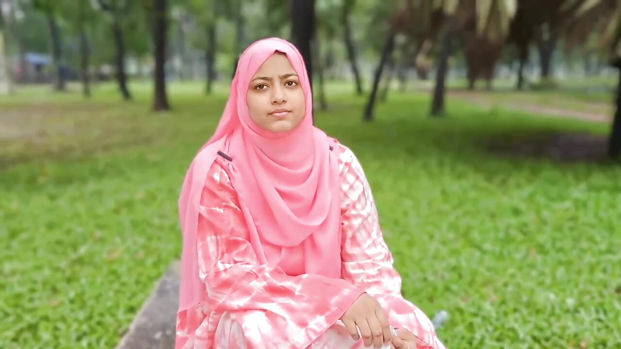 A girl sits alone in the park, then she meets him and friendship then love.