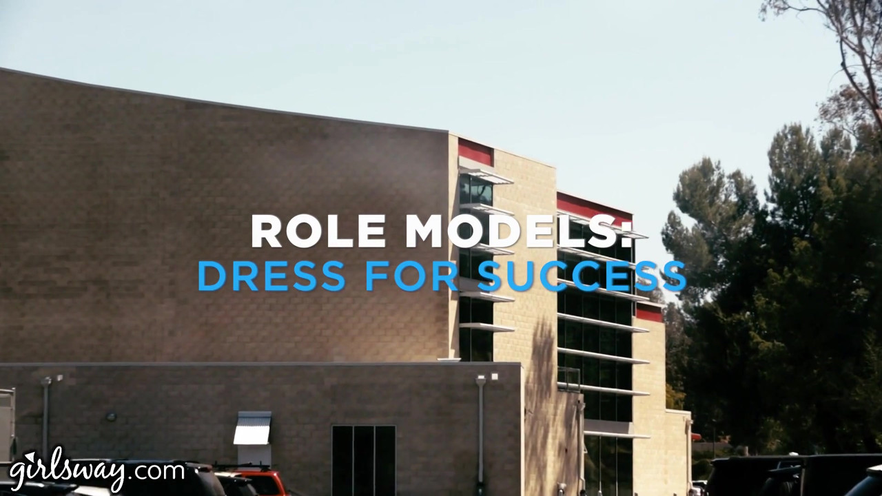 Girlsway熟女レズビアンギフトエイドラ・フォックス・パワースーツ