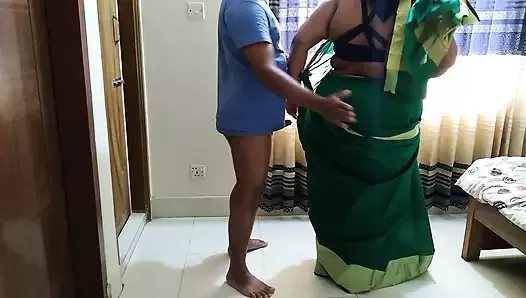(Indian Aunty ki Jabardasti Chudai) Desi Super hot Sudipa Aunty Fucked by neighbor while wearing Saree - Huge Fuck & cum