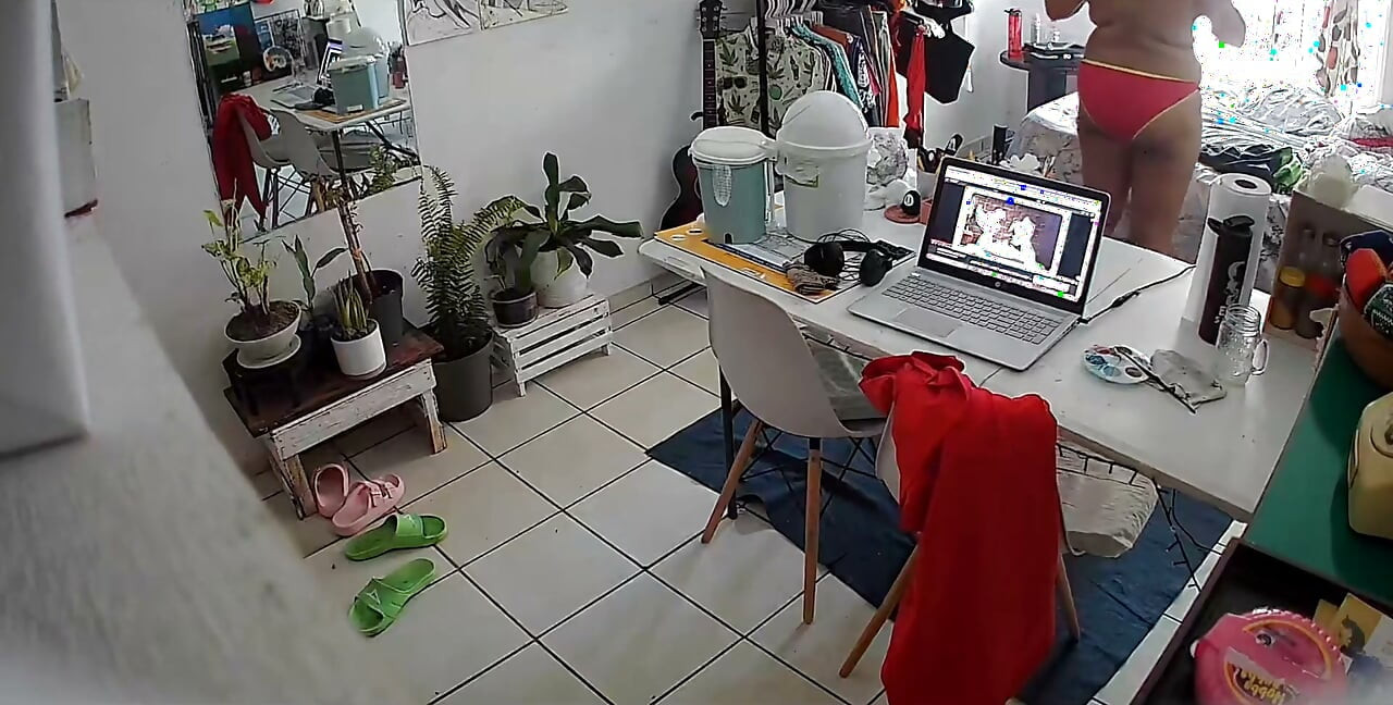 No quarto da minha esposa enquanto eu estou fora