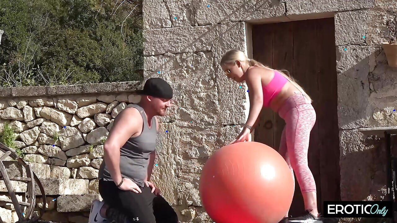 Un beau-père et son beau-fils partagent sa demi-sœur