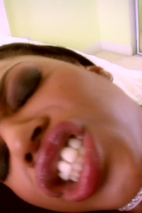 Bootylicious Marie Luv double dildo penetration