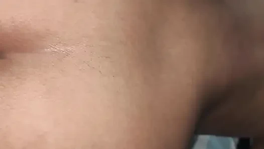 Hintli hizmetçi yüksek sesle inliyor seks videoları