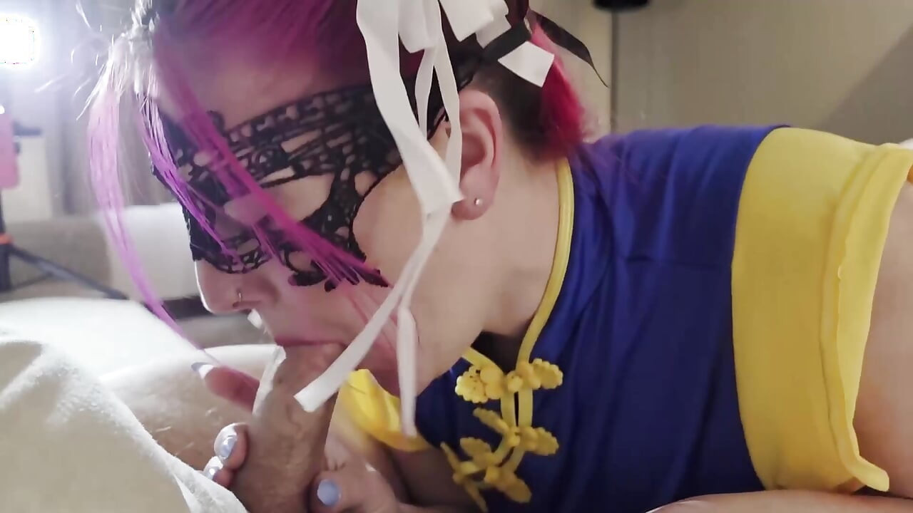 Hot wife Cosplay Chun Li