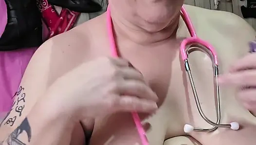 Cewek nakal ini dientot sama 3 cowok sampai crot di dalam memeknya