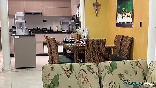 !! Ayy, мой сосед хорошо трахает меня с его большим членом!