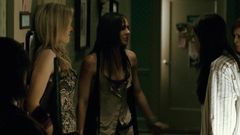 Caroline D'amore vs Leah Pipes - '' fila de hermandad '' (2009)