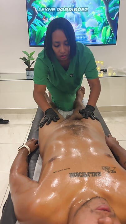 Leyne Rodriguez: Hot Latina in Massage Uniform Gives an Intense Oiled Session